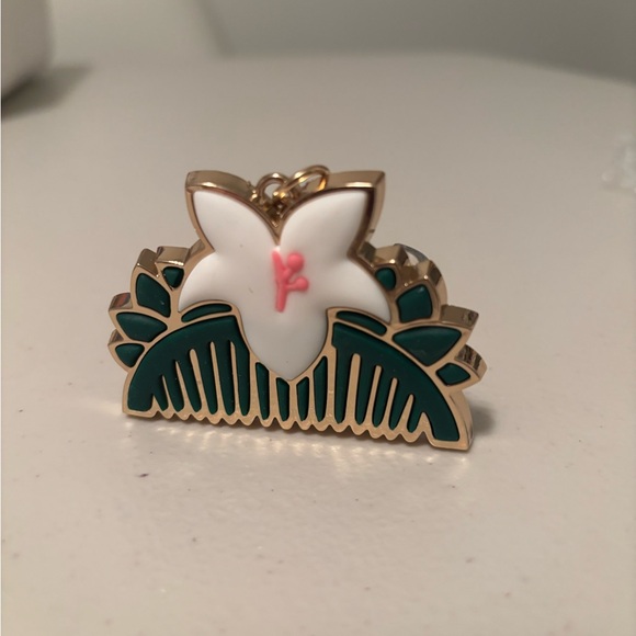 Bath & Body Works Mulan Flower Comb/Disney Castle Pocketbac Sanitizer Holders - Picture 5 of 5